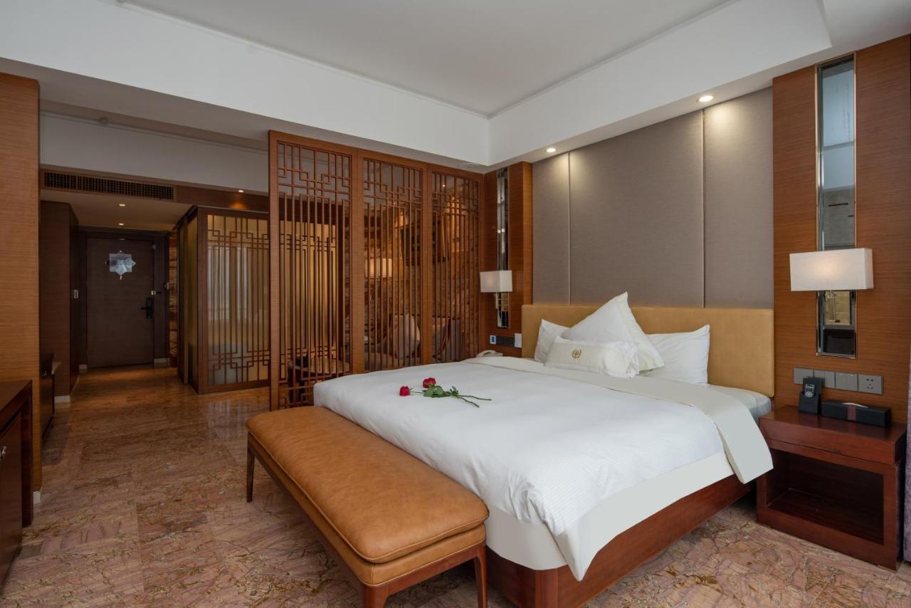 King Royal Hotel Yunfu Eksteriør bilde