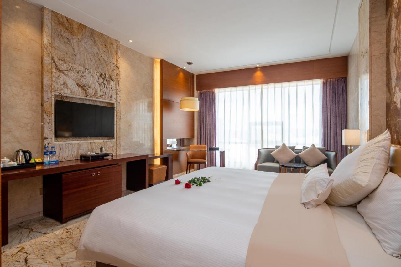 King Royal Hotel Yunfu Eksteriør bilde