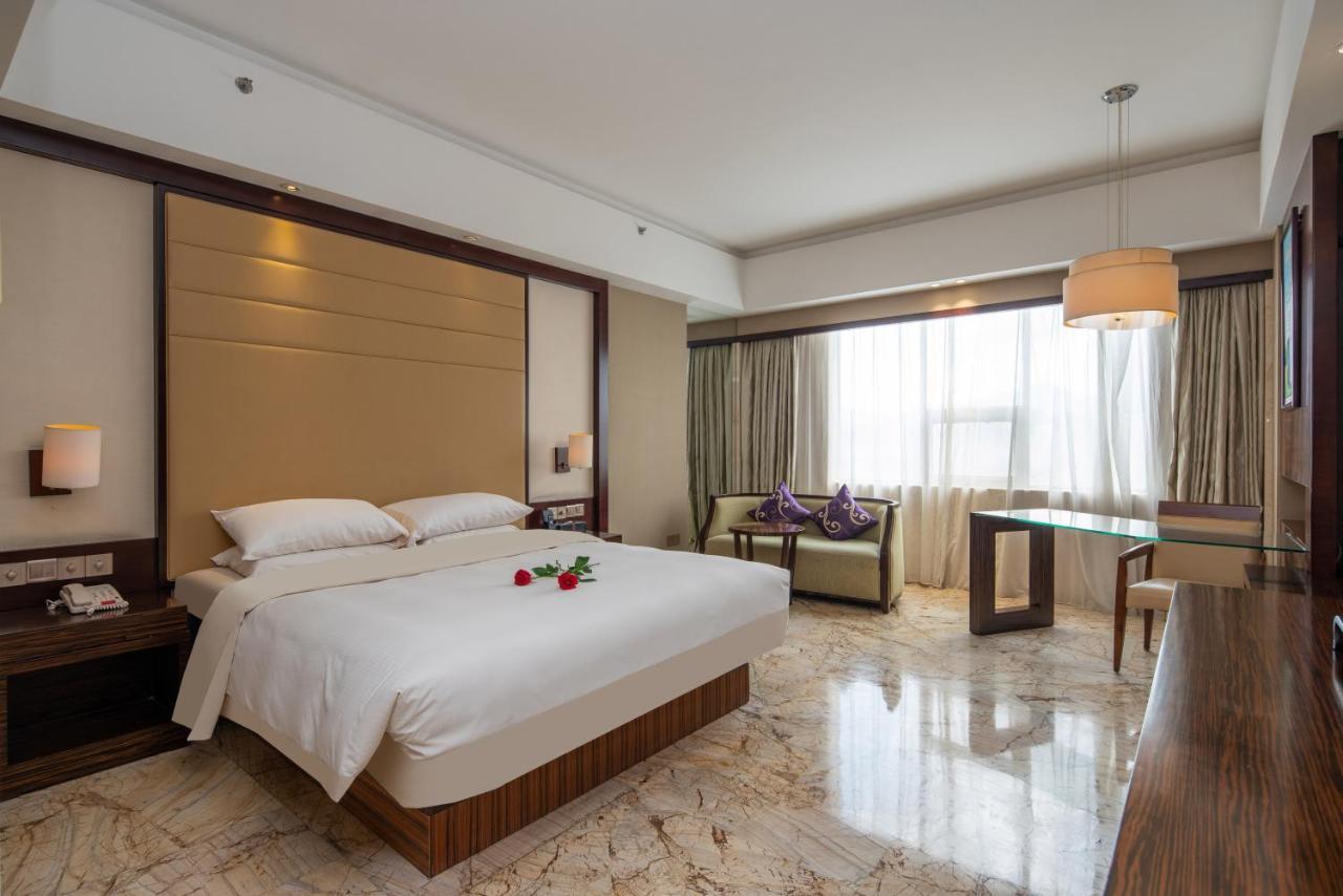 King Royal Hotel Yunfu Eksteriør bilde