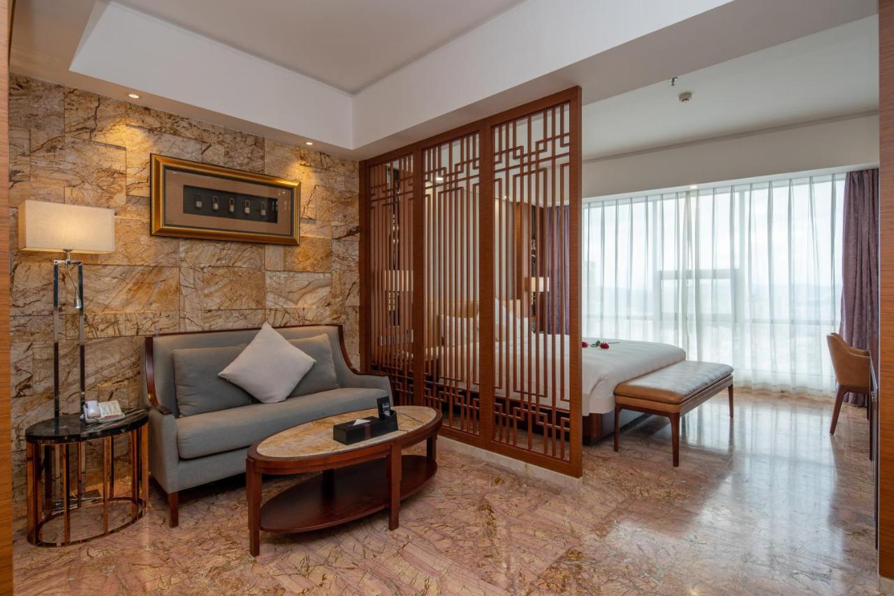 King Royal Hotel Yunfu Eksteriør bilde