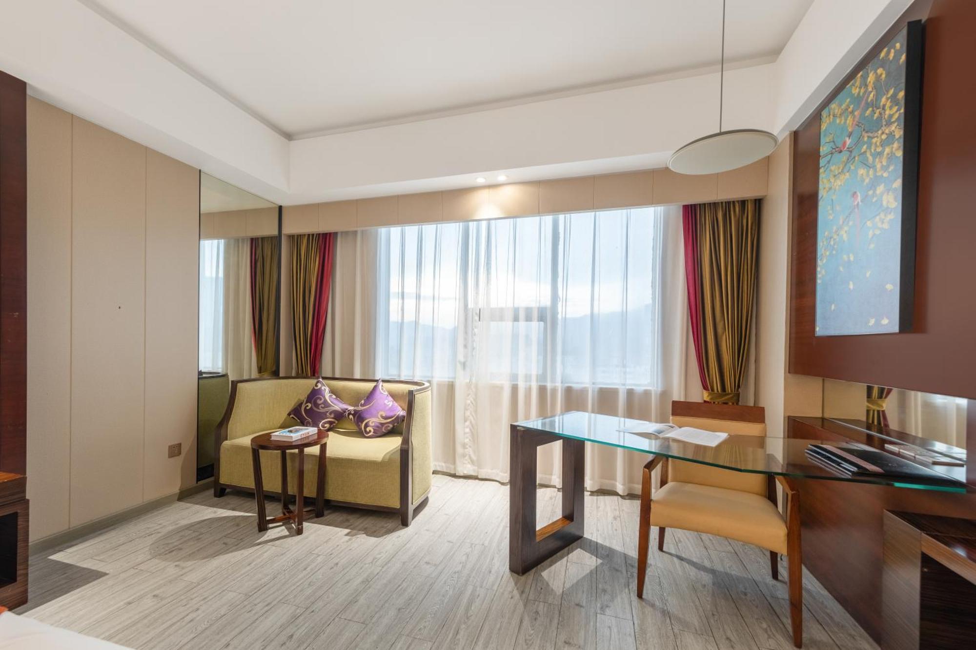 King Royal Hotel Yunfu Eksteriør bilde
